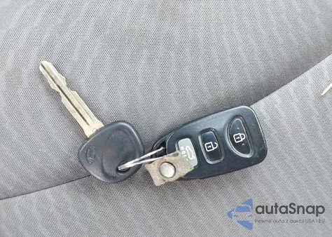 2015 Hyundai Elantra Se z USA, uszkodzony, nr VIN KMHDH4AE3FU414642